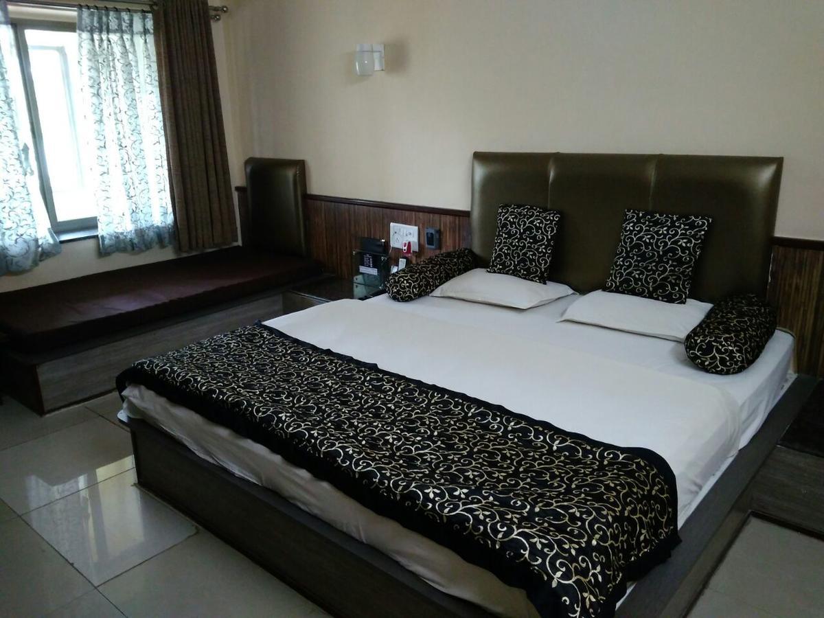 Savshanti Lake Resort Saputara Esterno foto