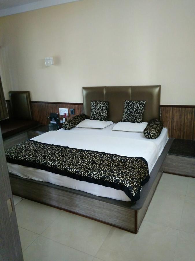 Savshanti Lake Resort Saputara Esterno foto