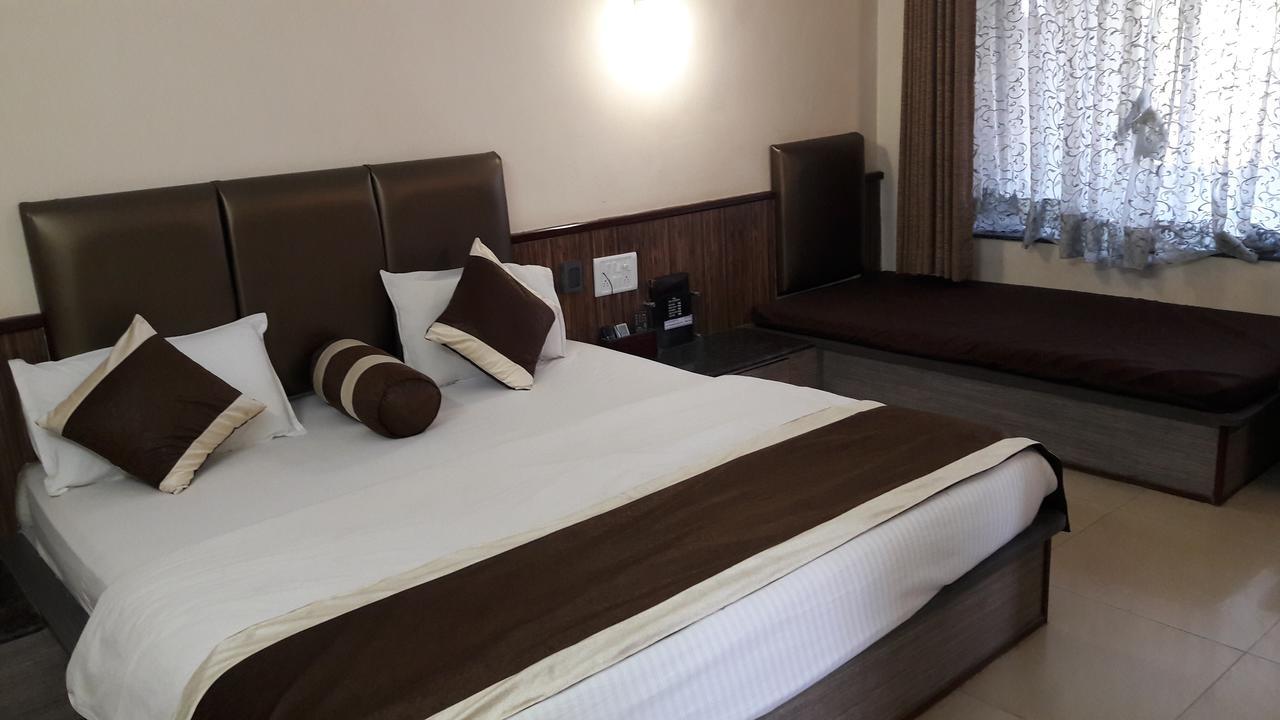 Savshanti Lake Resort Saputara Esterno foto